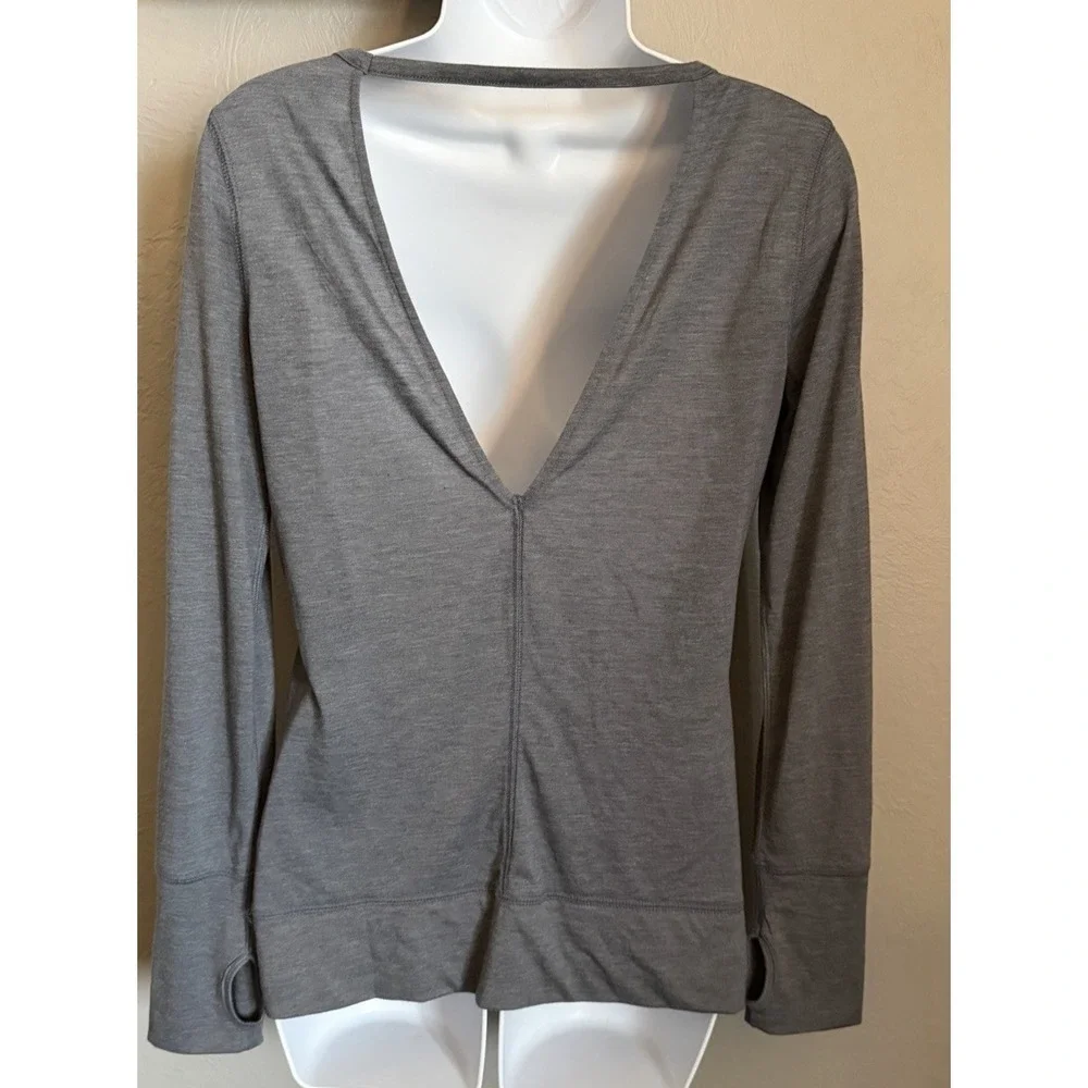 Gap Fit Long Sleeve Shirt Womens Size Small Blue Open Back Activewear Fitted Top